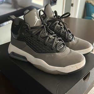 Jordan Maxin 200 GS size 6Y